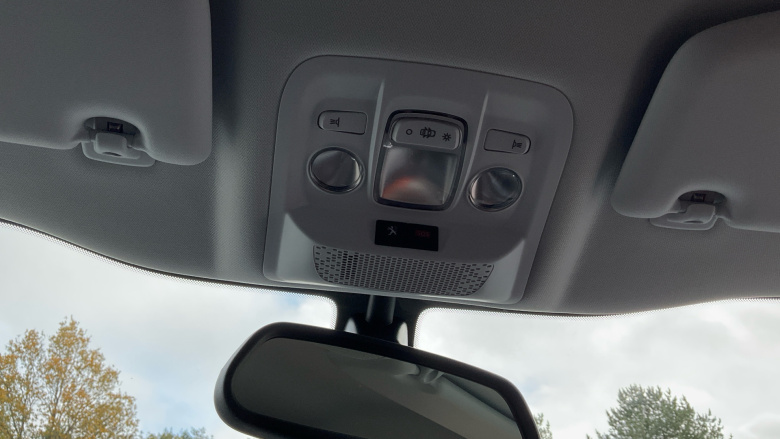 Peugeot 2008 1.2 PureTech 110 Signature 5dr Petrol Estate